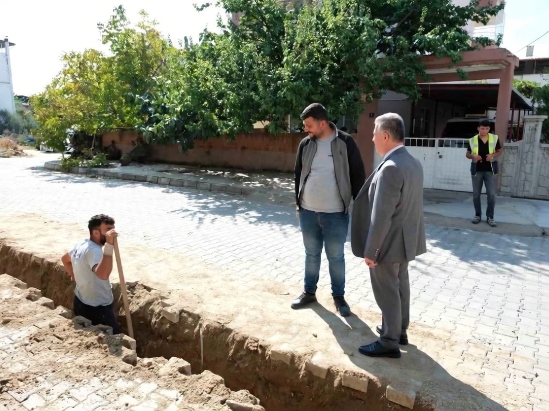 Buharkent Menderes Mahallesi'nde doğal gaz altyapı çalışmaları başladı