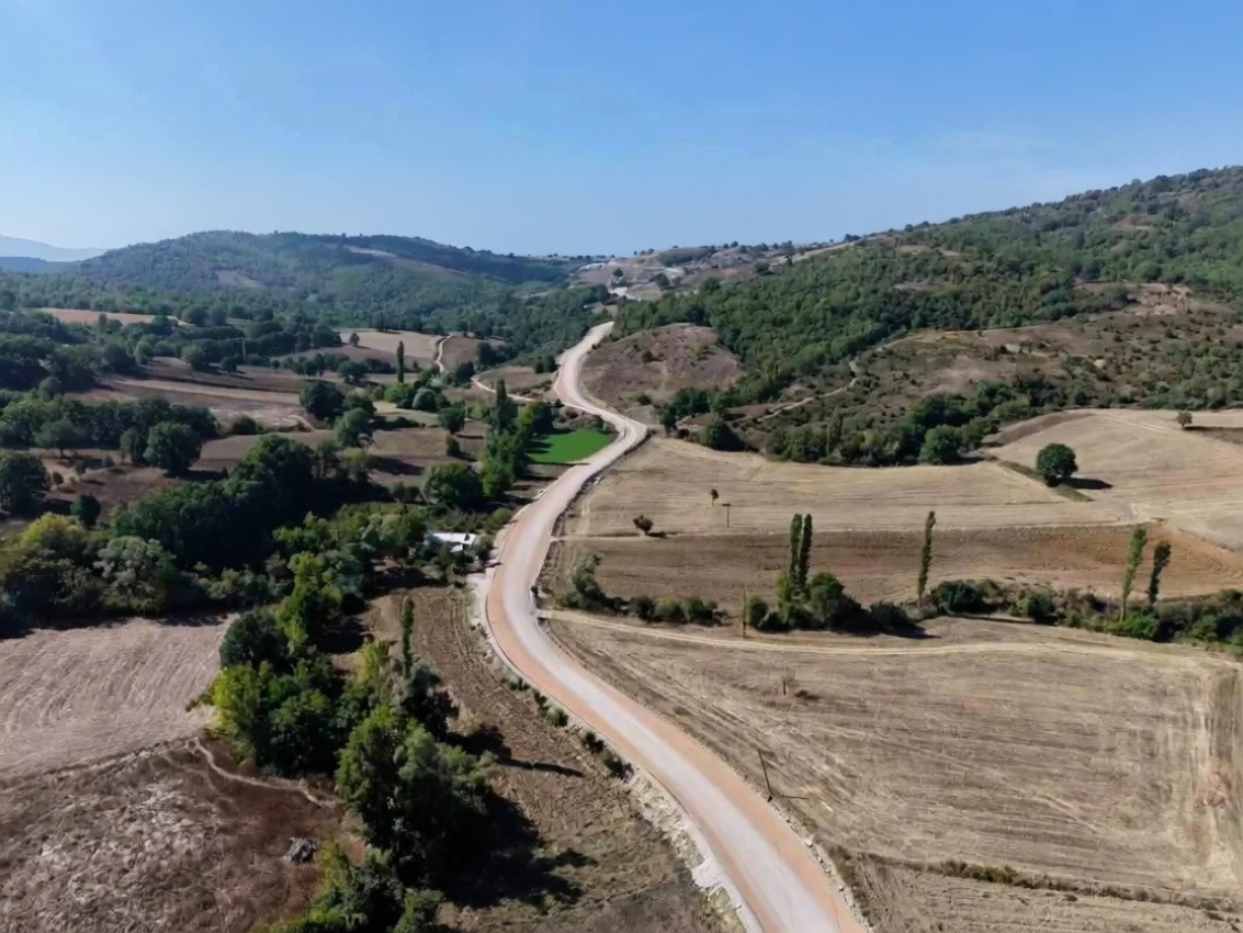 Bursa Büyükşehir Belediyesi Kestel'de 11 bin 500 metrelik yolu yeniledi