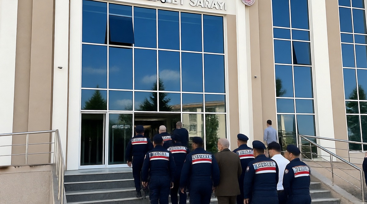 Kocaeli ve İstanbul'daki dolandırıcılık operasyonunda 7 kişi tutuklandı
