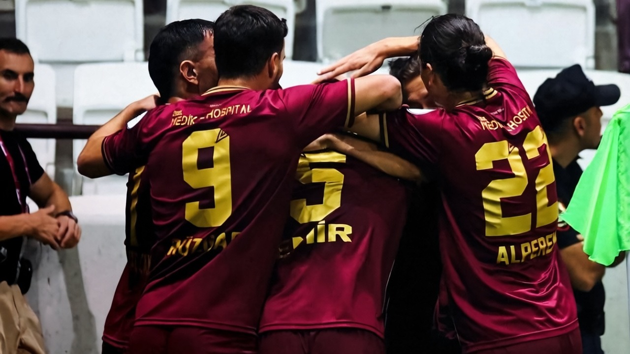 Elazığspor teknik direktörü Serdar Bozkurt futbolculara 2 gün izin verdi