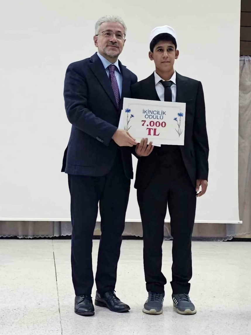 Ahlatlı hafız Mehmet Emin Deniz bölge ikincisi oldu