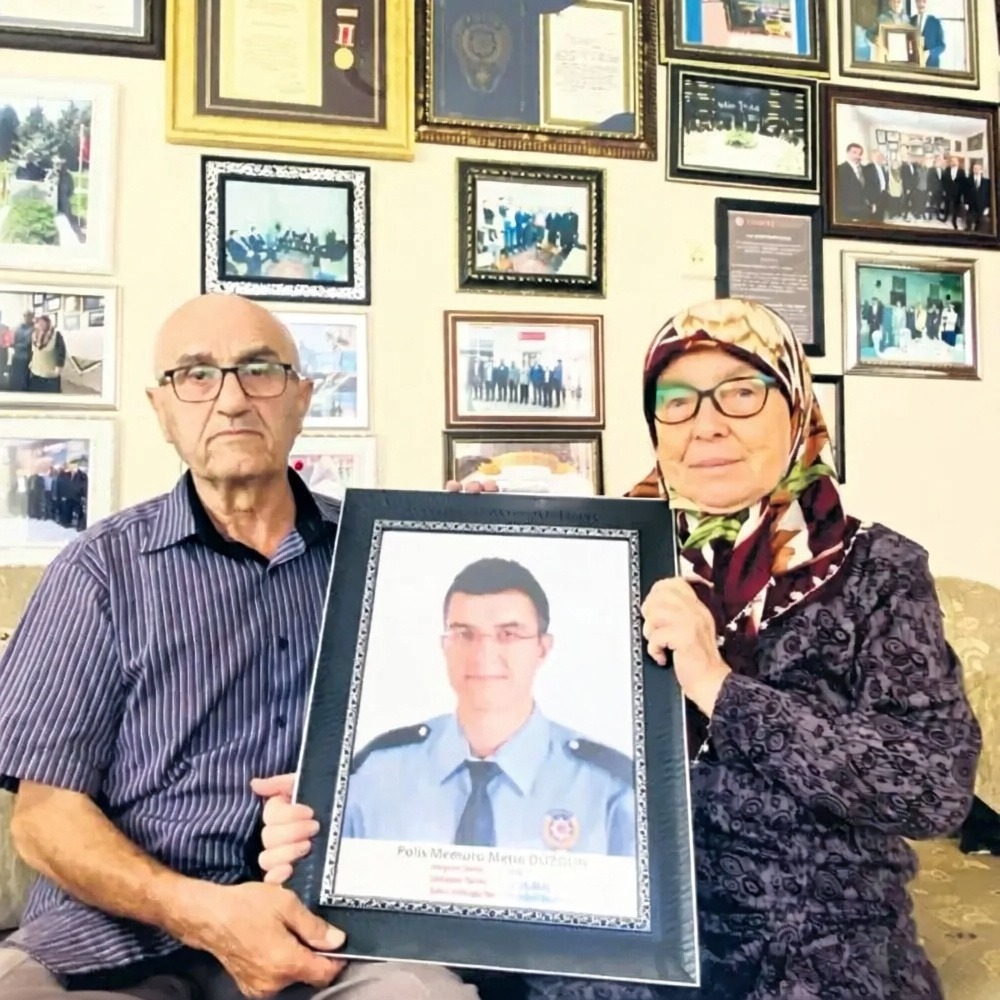 Şehit polis memurunun ailesi maaşını 21 öğrenciye burs olarak veriyor