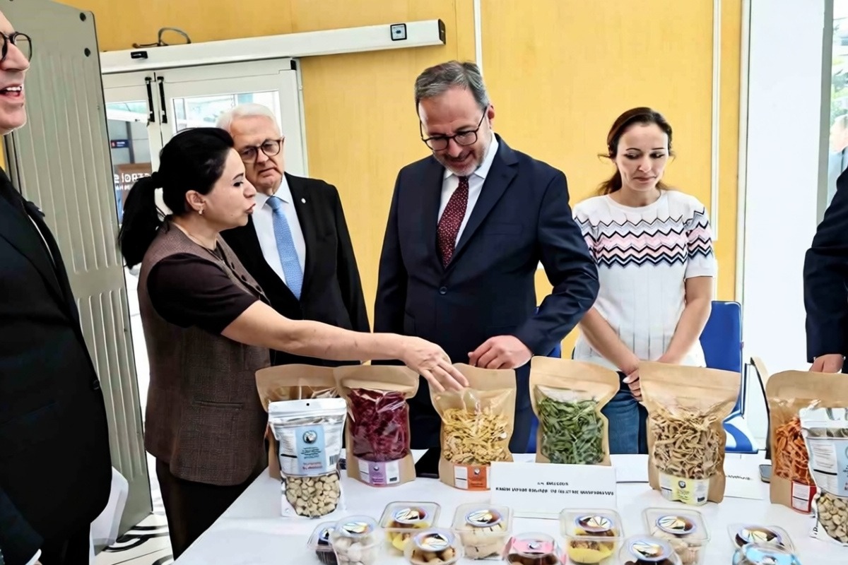Kasapoğlu gıdanın bir silah olarak kullanılmasının kabul edilemez olduğunu söyledi