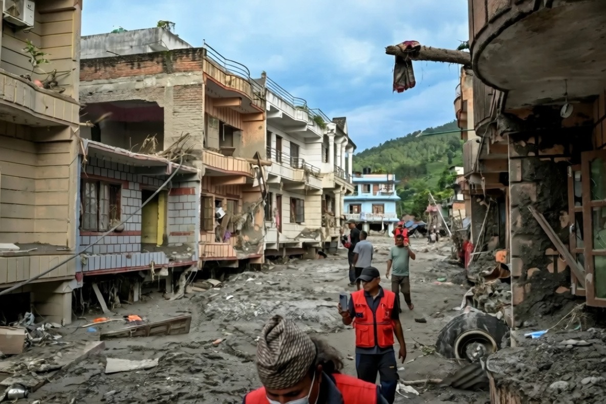 Nepal ve Çin sınırındaki sel felaketinde can kaybı 750'ye yükseldi