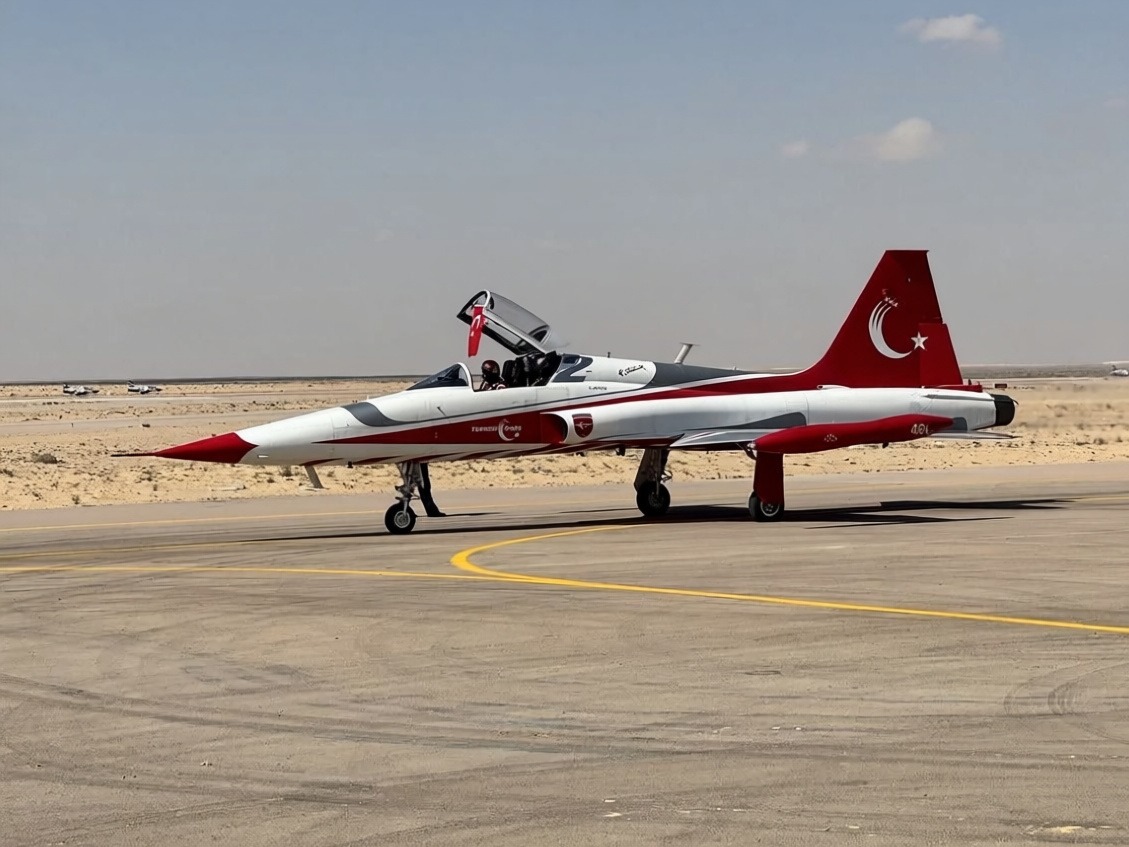 Türk Yıldızları Afrika kıtasındaki ilk uçuşunu Mısır'da gerçekleştirdi
