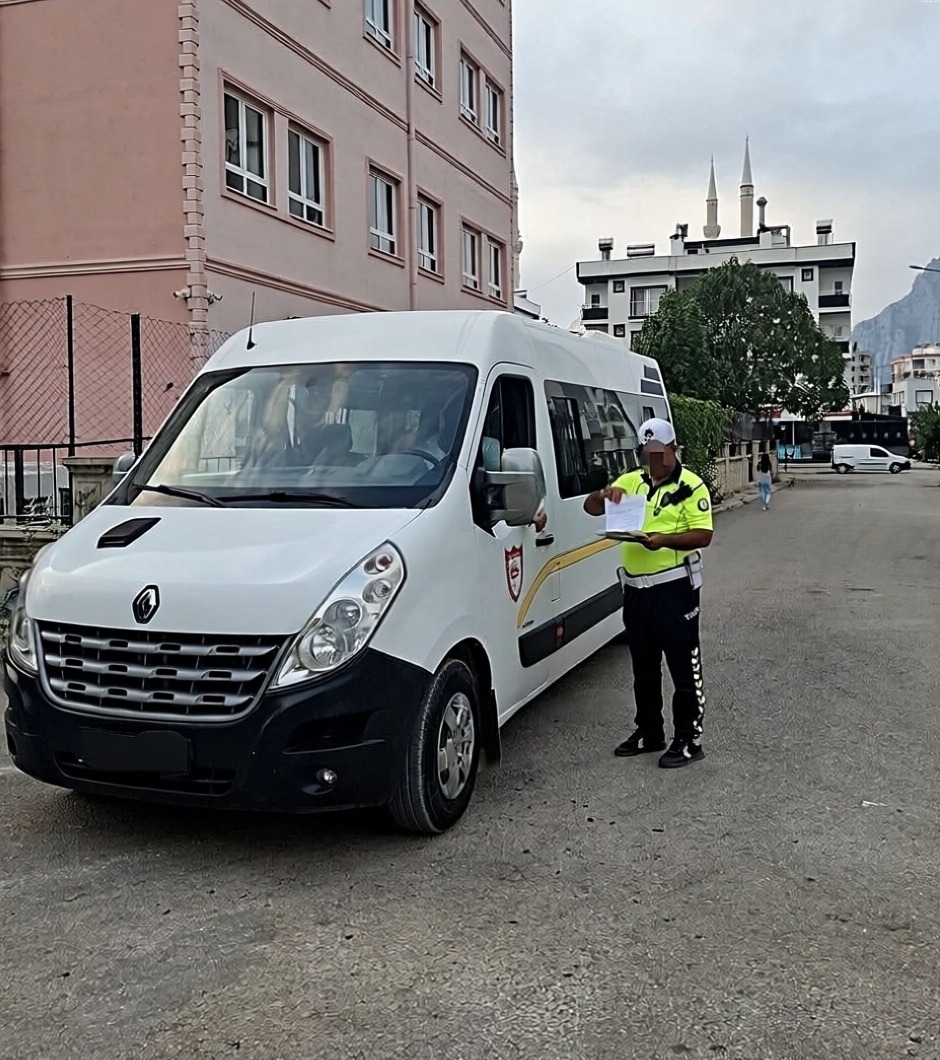 Kozan'da denetimlerde aranan 7 şüpheli tutuklandı