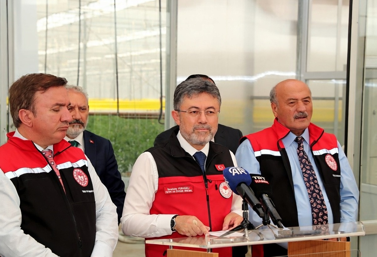 Bakan Yumaklı Türkiye'nin örtü altı üretimdeki küresel konumunu açıkladı