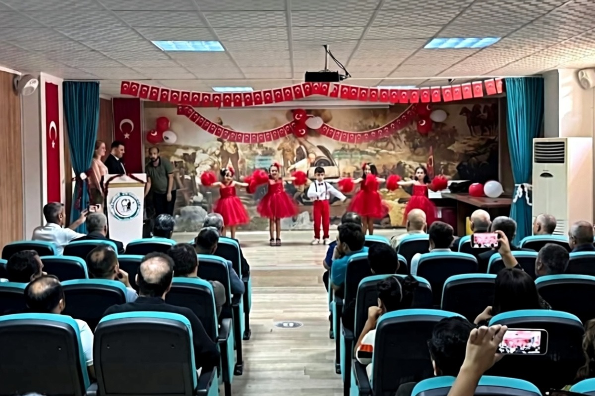 Araban'da Atatürk Ortaokulu'nda İlköğretim Haftası kutlama programı yapıldı