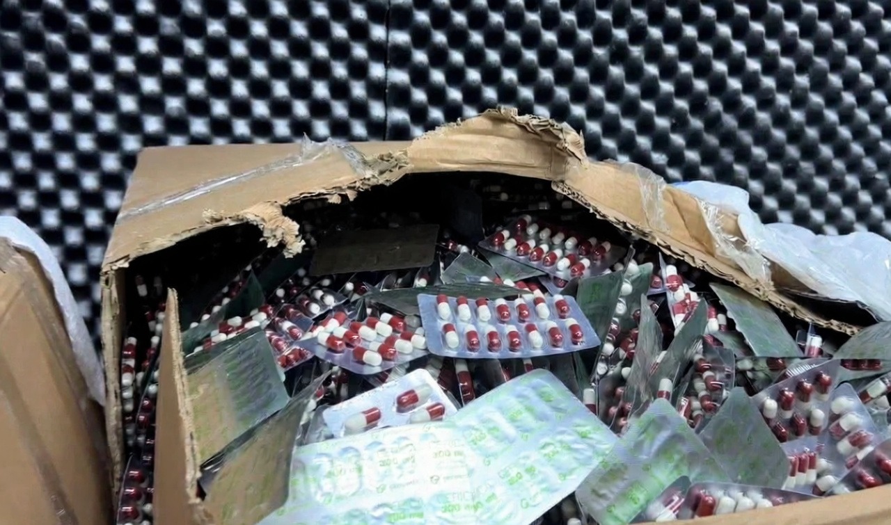 Esenyurt'ta uyuşturucu imalathanesine operasyon: 2 gözaltı