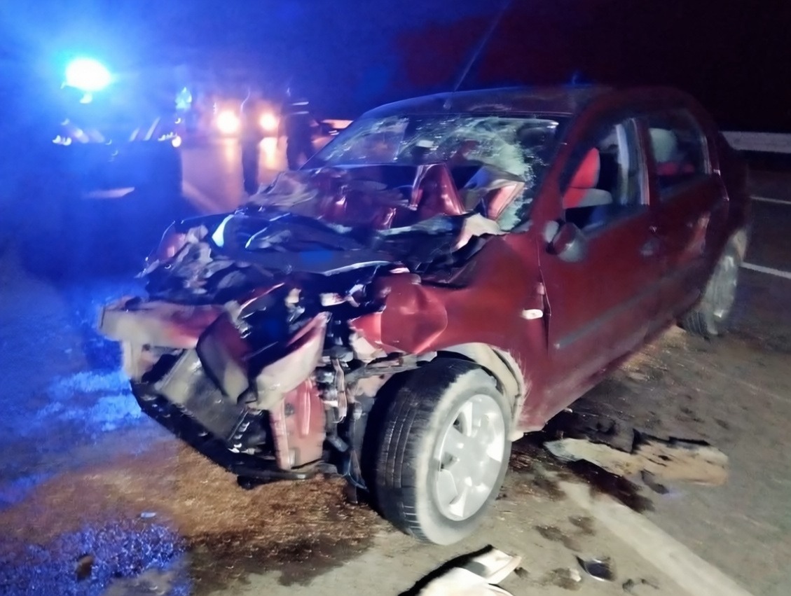 Sivas Suşehri'nde otomobil ile traktör çarpıştı: 3 yaralı
