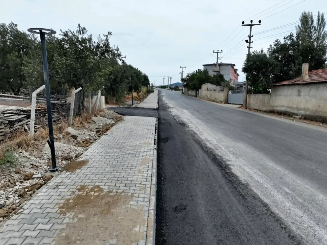 Edremit'te üniversite öğrencilerinin güzergâhında altyapı çalışmaları tamamlandı