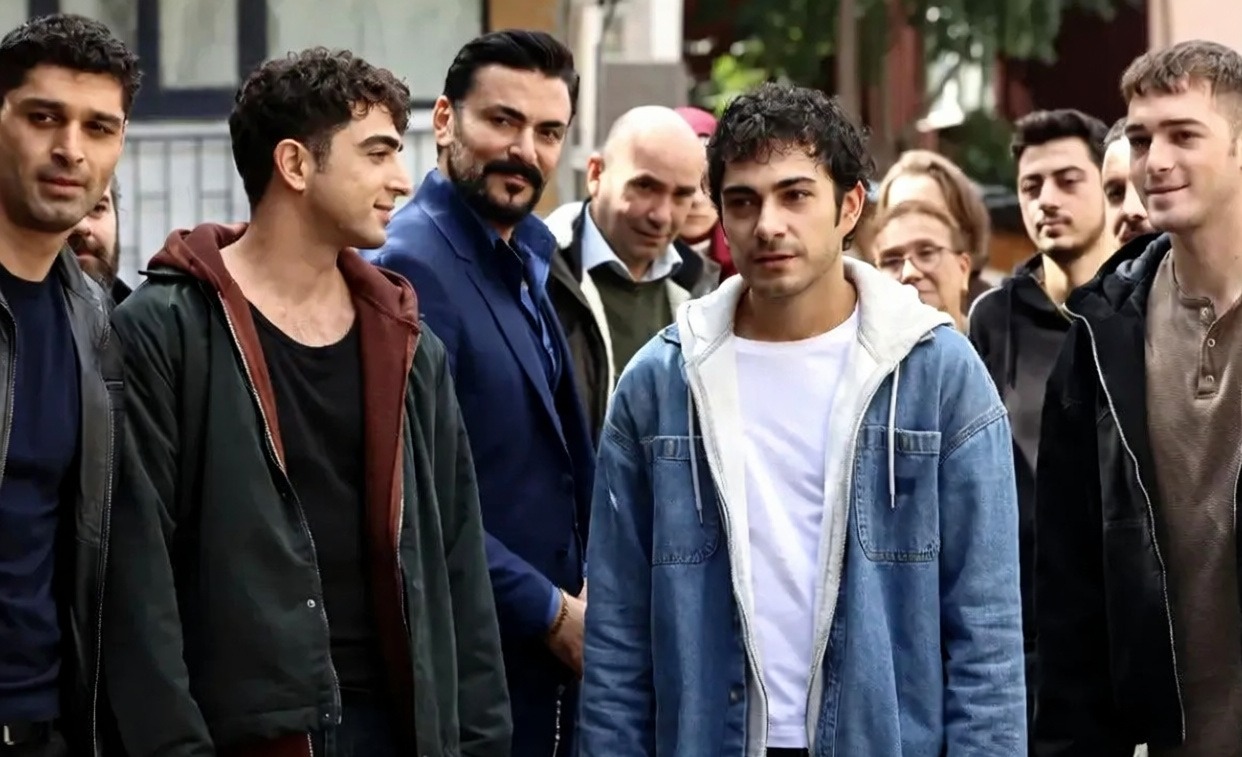 Altı Üstü İstanbul dizisinin 18. bölümü ATV ekranlarında yayınlandı