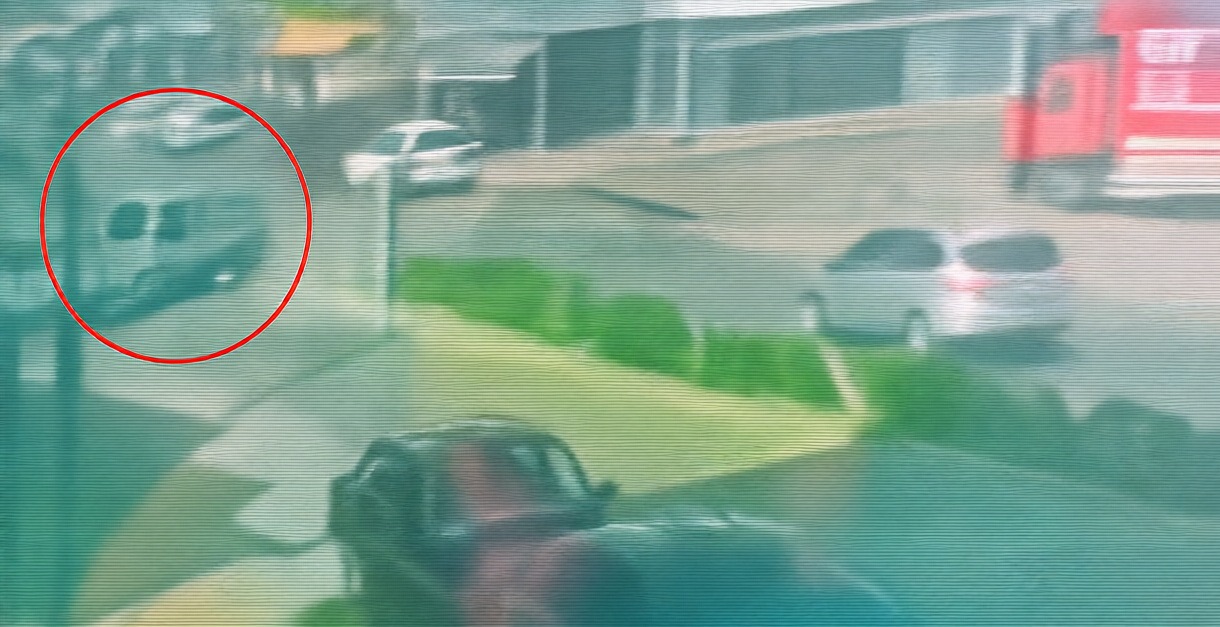 Antalya'da U dönüşü yapan araca çarpan otomobilin sürücüsü yaralandı