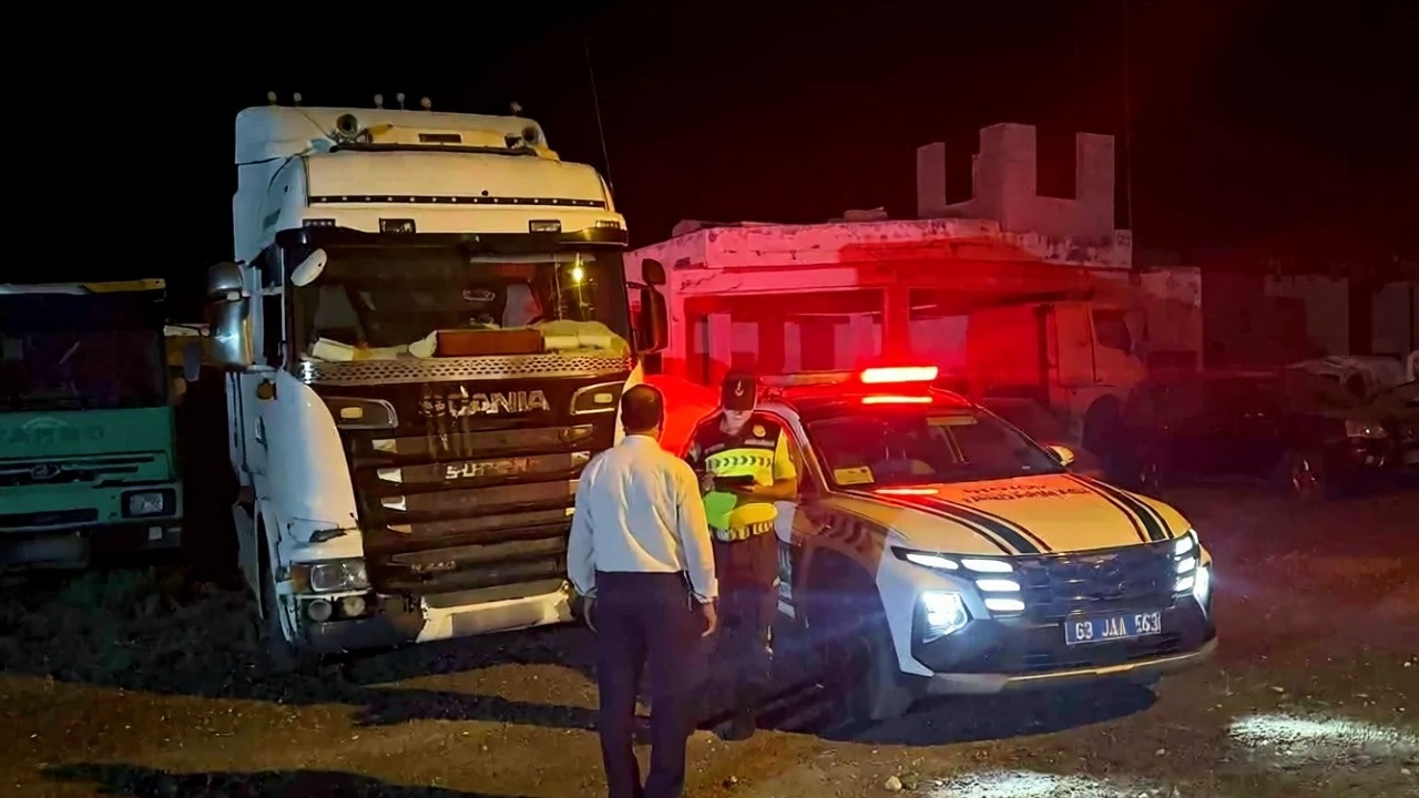 Şanlıurfa'da sahte plaka kullanan tır sürücüsü gözaltına alındı