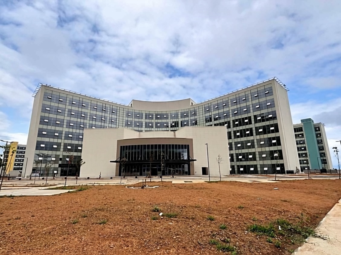 Trabzon Şehir Hastanesi'nin yıl sonunda hizmete açılması planlanıyor