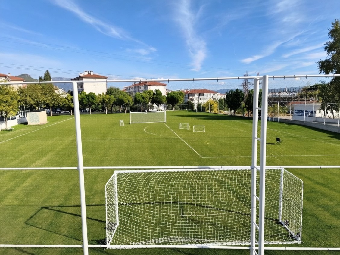 Muğlaspor eski başkan Hamdi Yücel Gürsoy'un adını antrenman sahasına verdi
