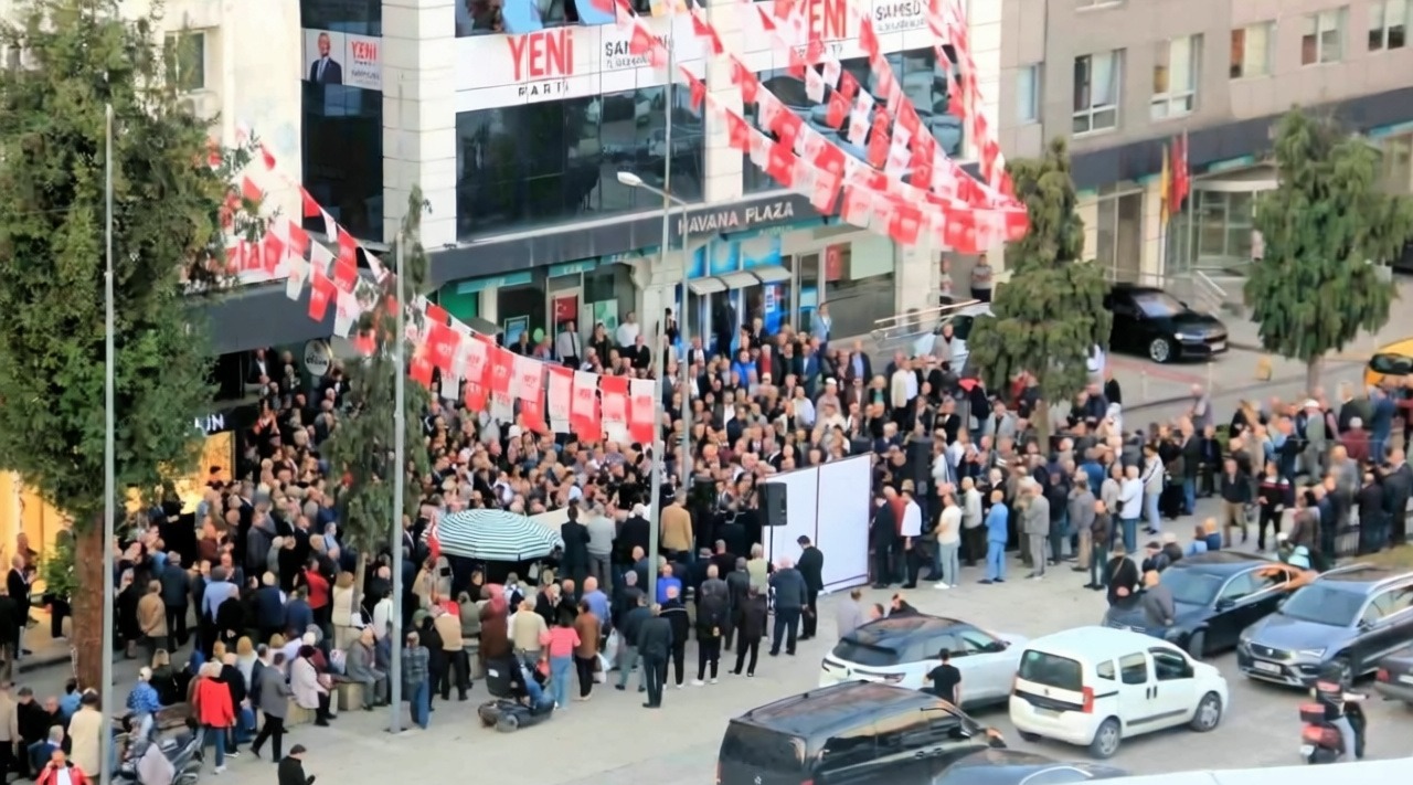 Yeni Parti'nin Samsun il binası Cumhuriyet Meydanı'nda hizmete girdi