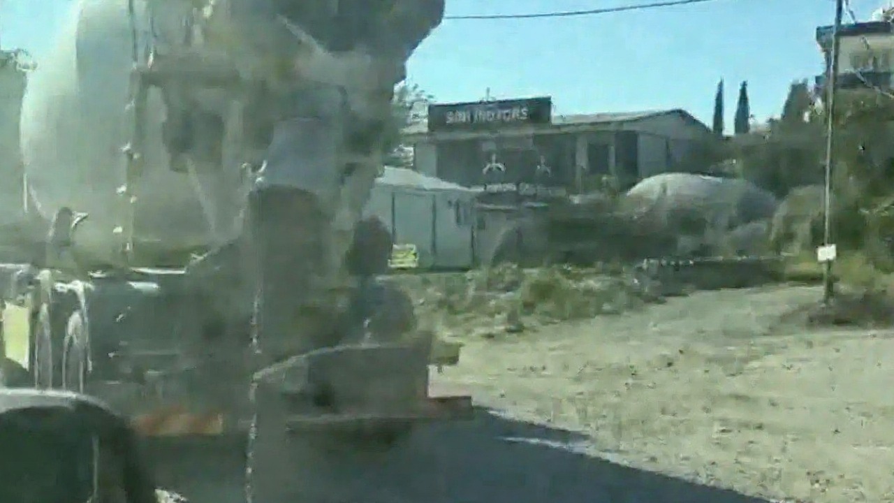 Samandağ'da yola beton döken mikserin sahibine ağır para cezası