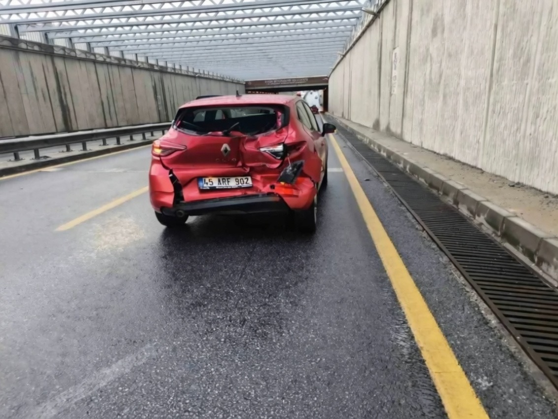 Aydın'da sağanak yağış trafik kazalarına yol açtı