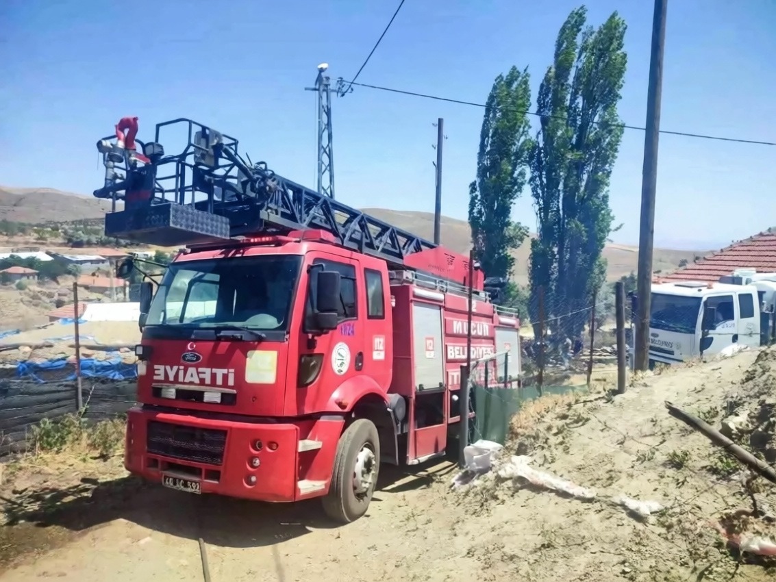 Kırşehir'in Mucur ilçesinde çıkan ev yangınında bir kadın öldü