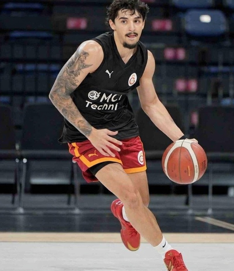 Galatasaraylı basketbolcu Zekeriya Yiğit Tekin Şampiyonlar Ligi hedefi koydu