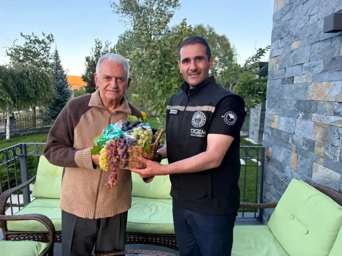 Erzincan Bahçe Kültürleri Araştırma Enstitüsü çalışmaları Binali Yıldırım'a anlatıldı