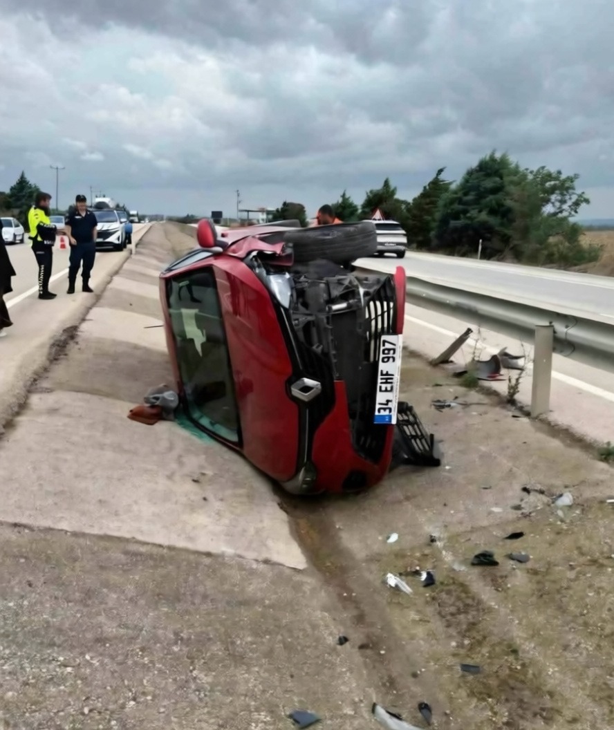 Karacabey'de otomobilin kanala düşmesi sonucu bir kişi yaralandı