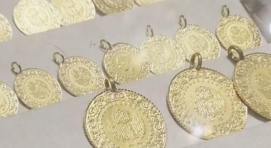 Altın fiyatları küresel piyasalardaki satış baskısıyla sert düşüş yaşadı