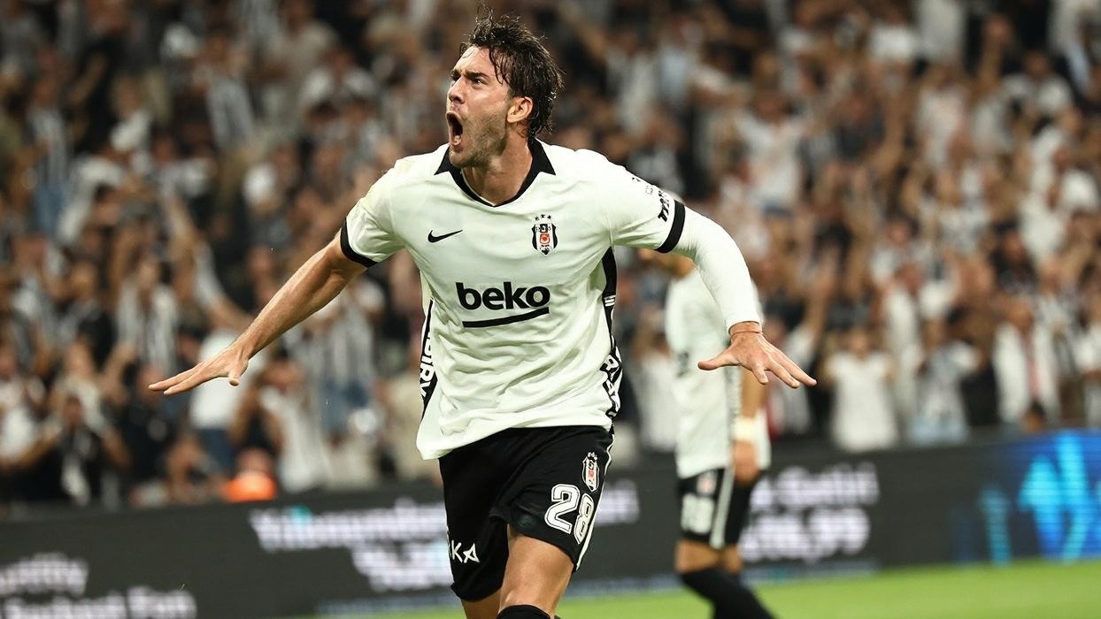 Darko Kovacevic, Juventus'un Vlahovic'i takımda tutması gerektiğini savundu