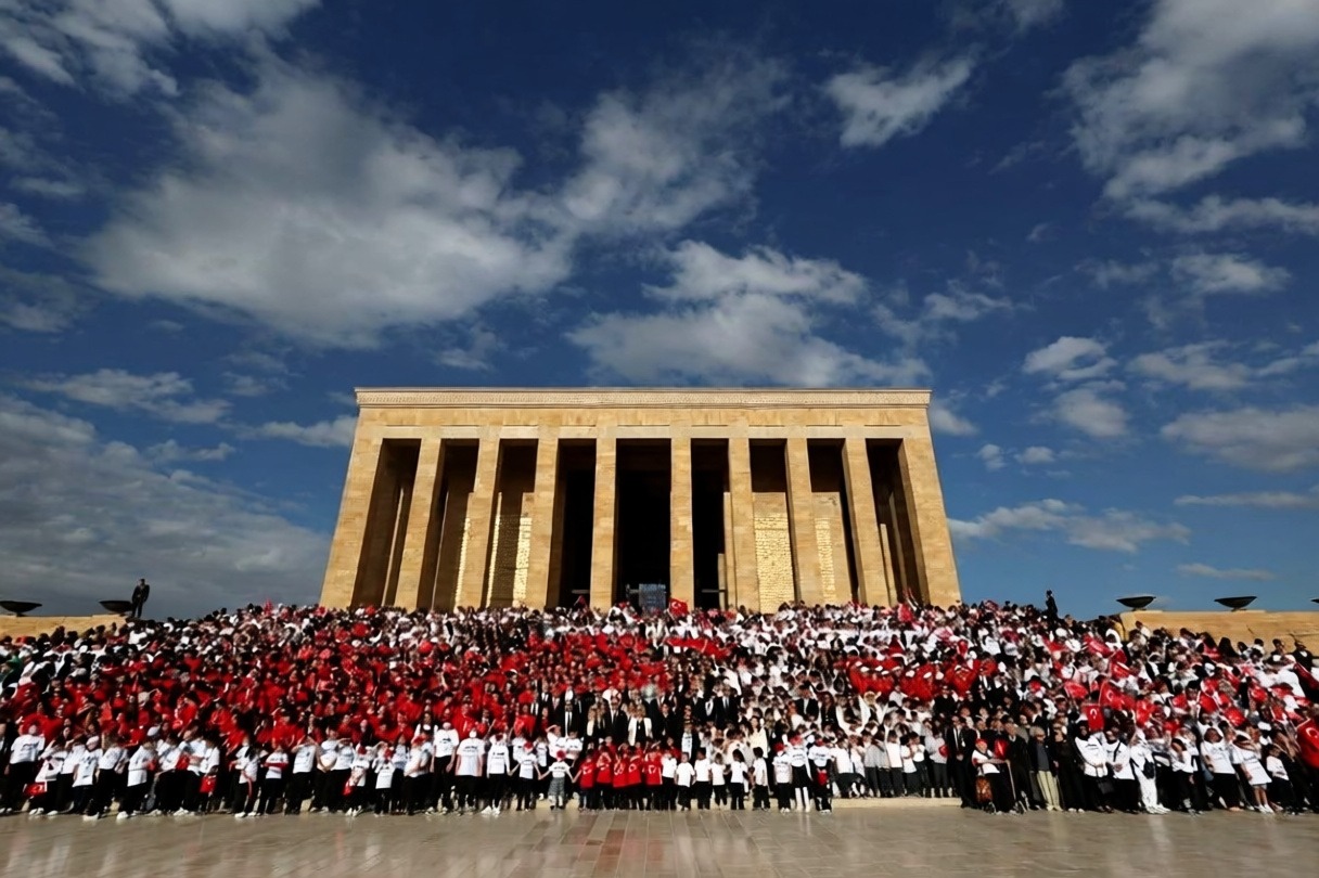 LÖSEV, 3 Ekim'de Anıtkabir'de Atatürk'ün huzurunda buluşacak