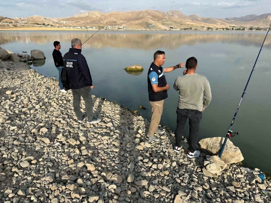 Van'da son bir ayda balıkçılık faaliyetlerine yönelik kapsamlı denetim yapıldı