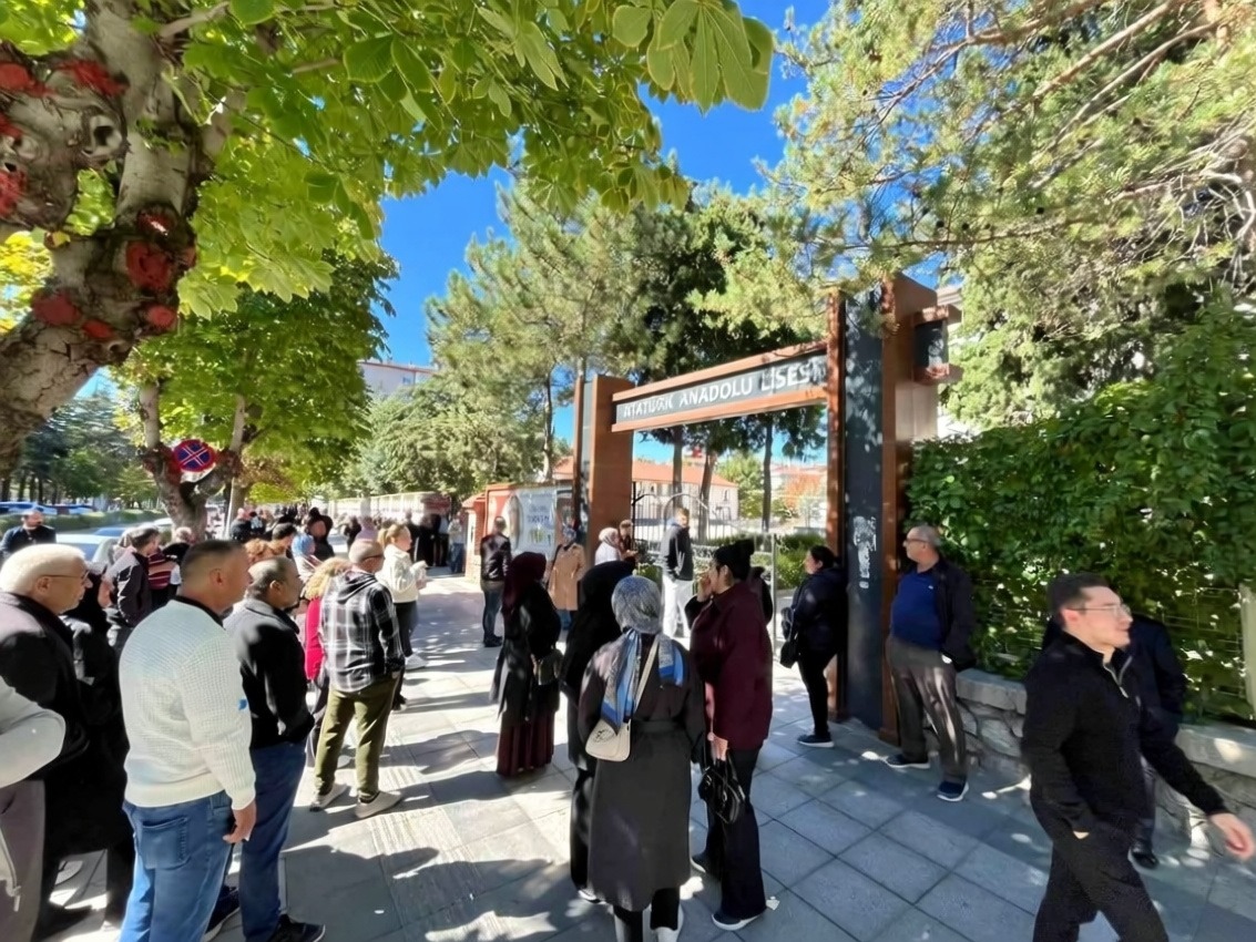 Çorum'daki KPSS ön lisans oturumunda binlerce aday 120 soruyu yanıtladı