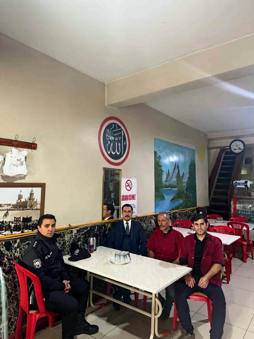 Akyaka Kaymakamı Demirtaş ilçe esnafını ziyaret etti