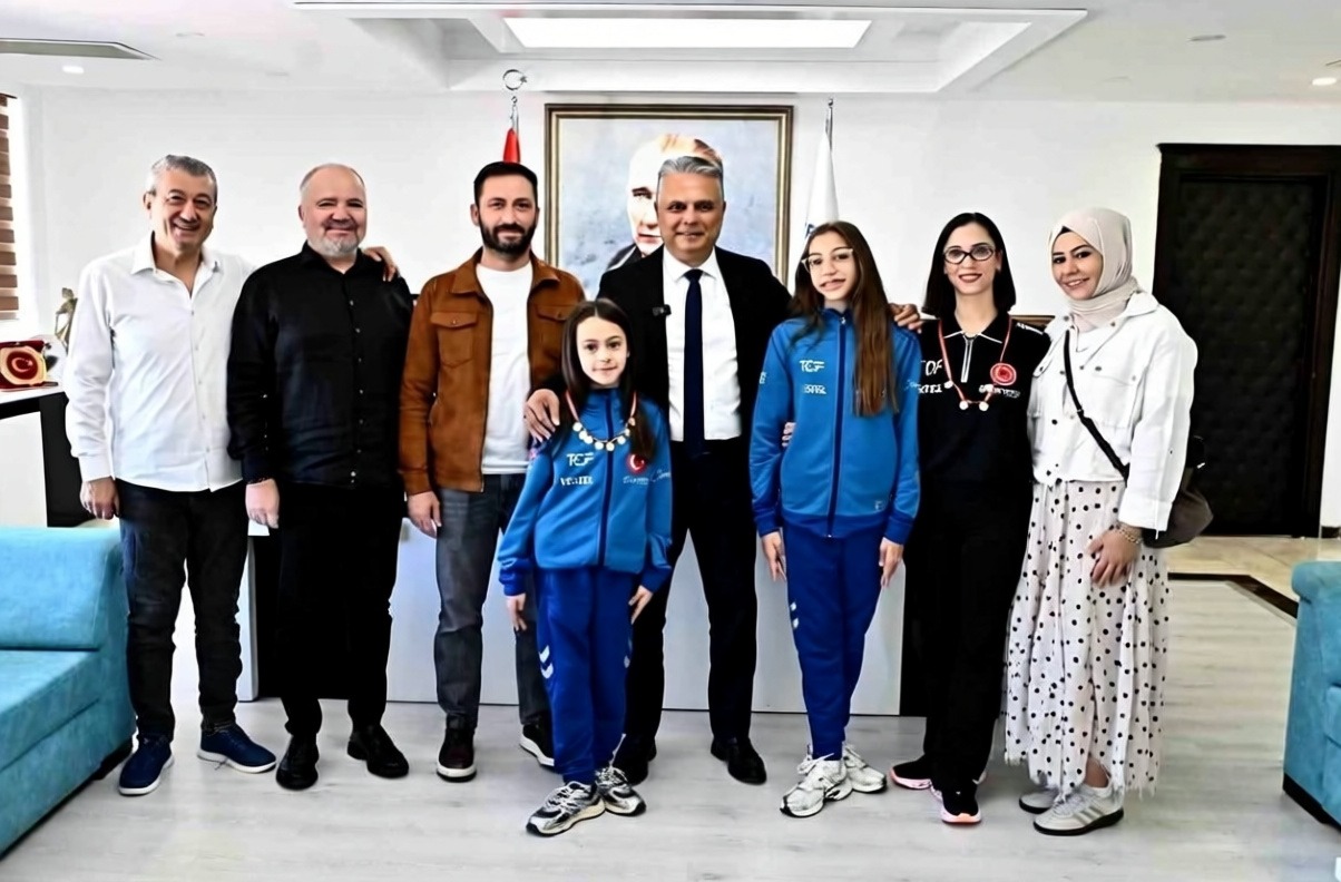 Şahin kardeşler Balkan Ritmik Cimnastik Şampiyonası'nda başarı elde etti