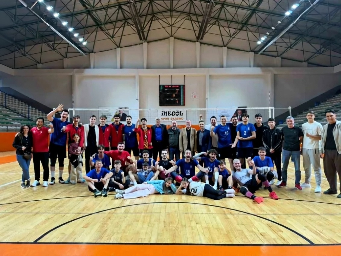 İnegöl Belediyespor voleybolda üçte üç yaparak galibiyet serisini sürdürdü
