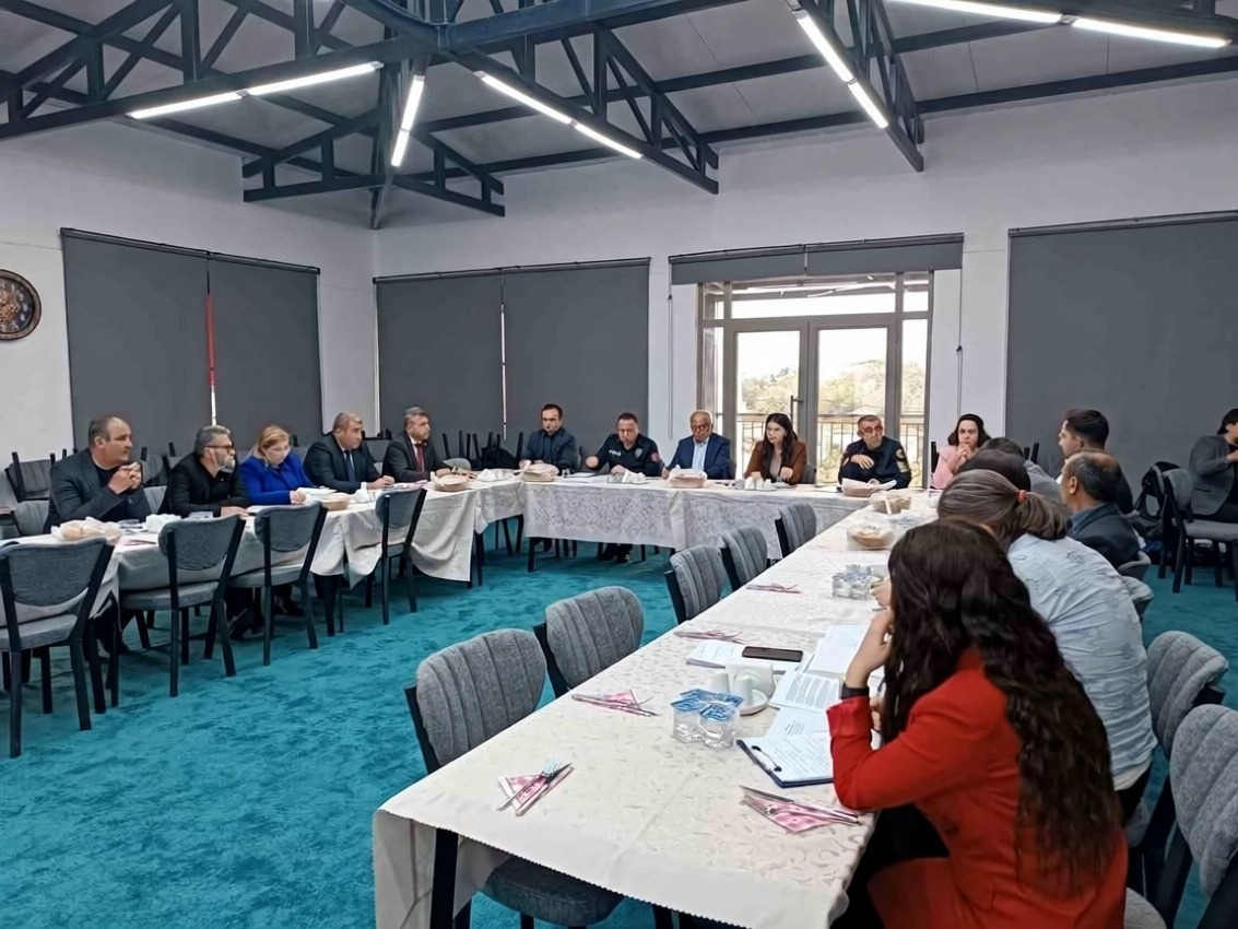 Baklan'da okulların ve okul çevrelerinin güvenliği için toplantı yapıldı