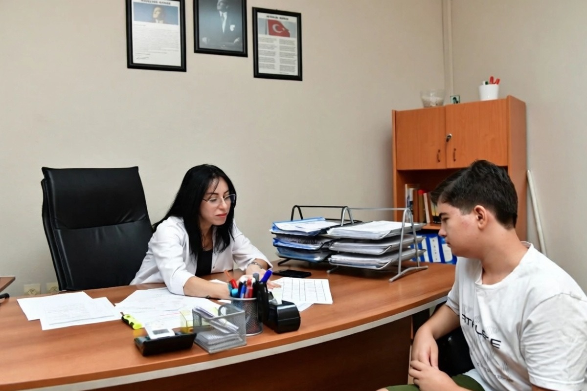 Çiğli Belediyesi Eğitim Merkezi öğrencileri YKS'de lisans programlarına yerleşti