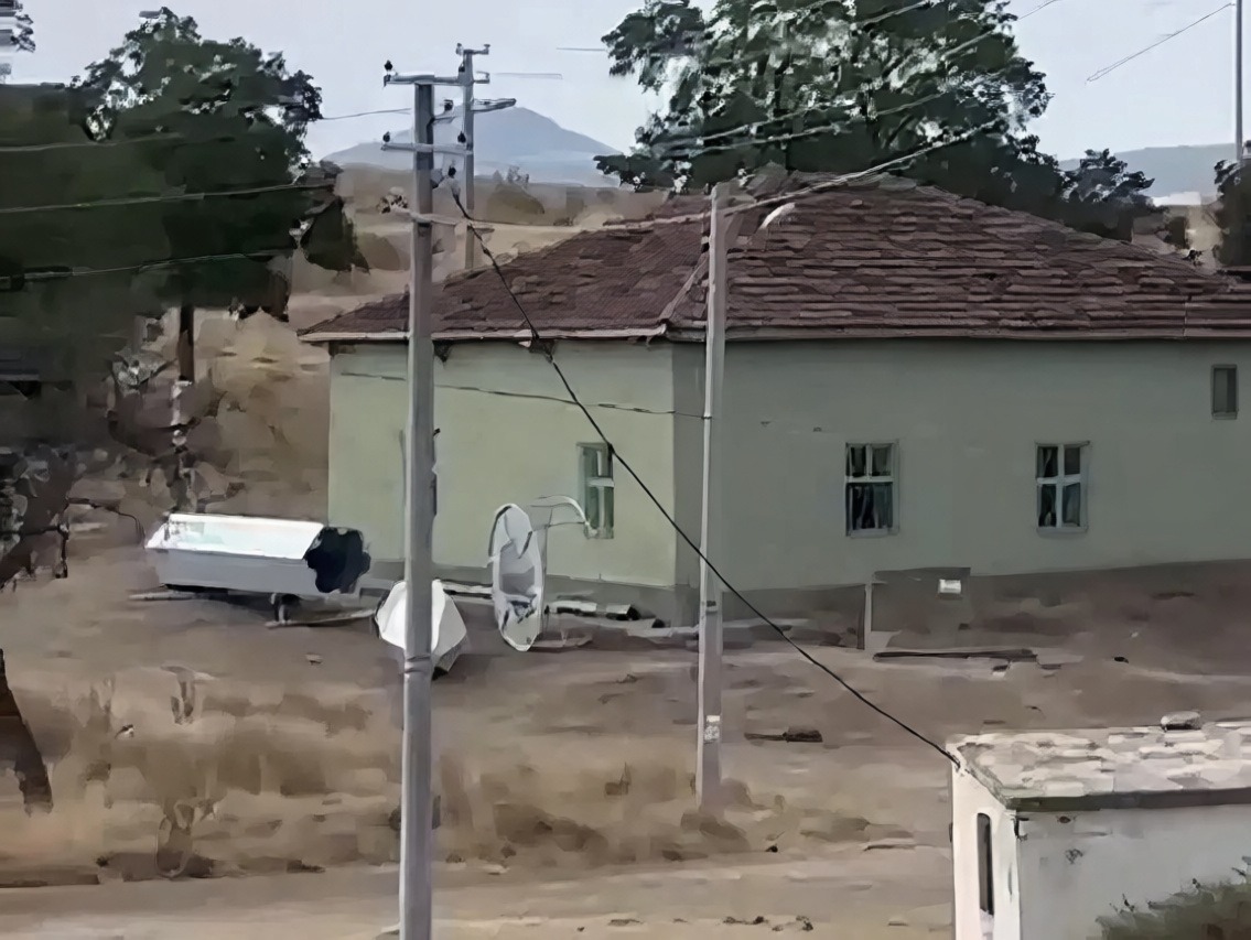 Sivrihisar'da 60 yıldır minaresiz hizmet veren camiye minare yapılıyor
