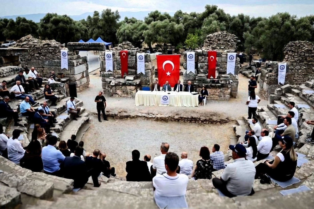 Adnan Menderes Üniversitesi senato toplantısı Nysa Antik Kenti'nde yapıldı