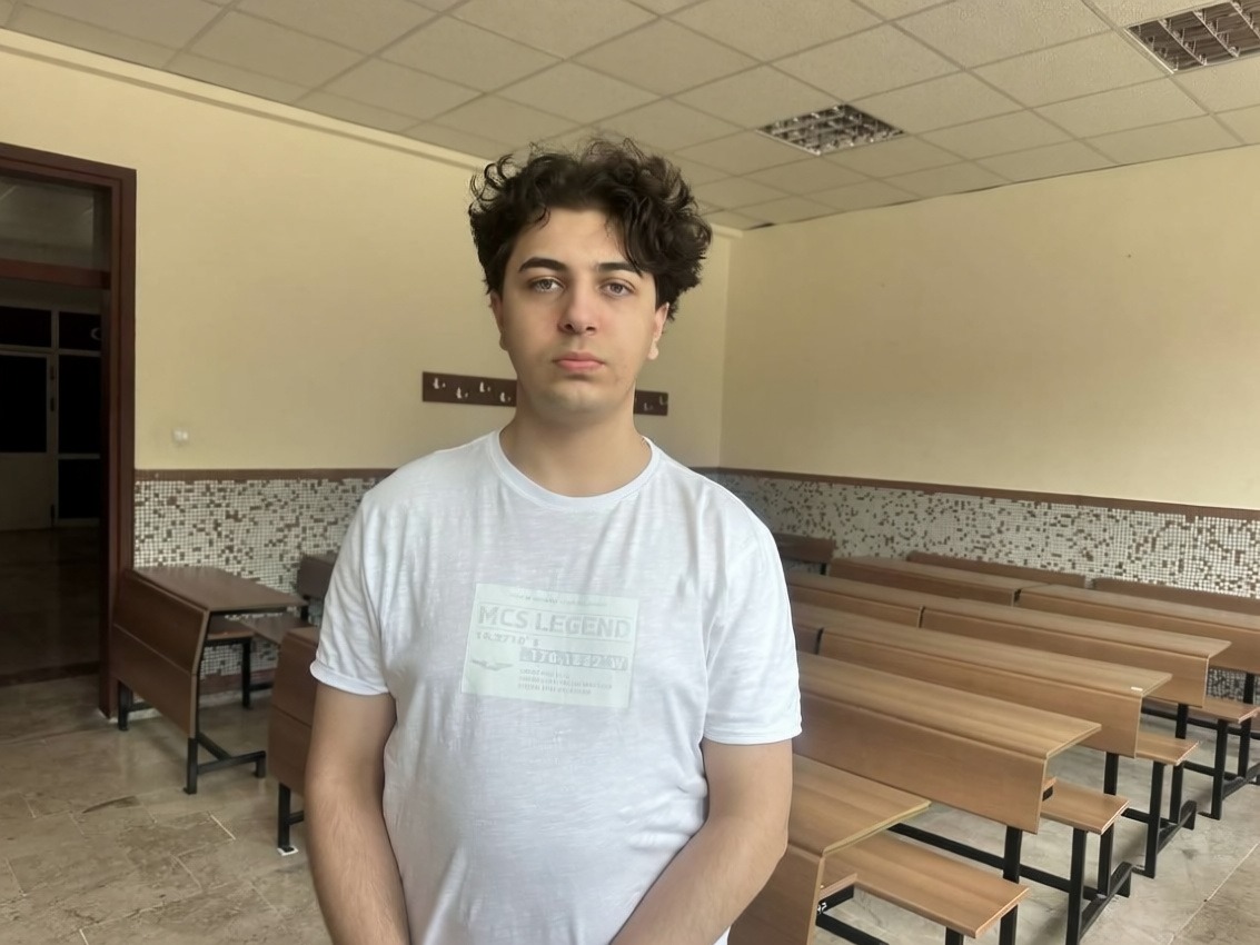 Otizmli üniversite öğrencisi eğitim materyalleriyle farkındalık yaratıyor