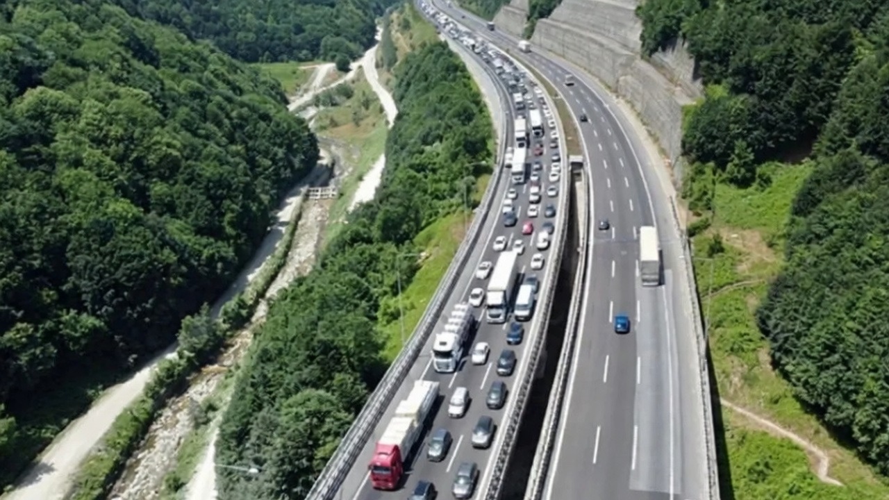 Karayolları Genel Müdürlüğü birçok güzergahtaki yol çalışmaları için uyarı yayımladı
