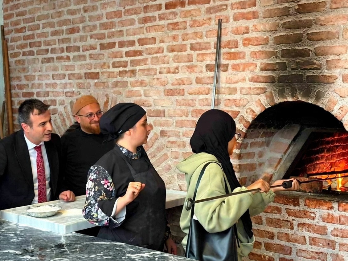 TOGÜ öğrencileri şehir ve kültür dersini tarihi mekanlarda işledi