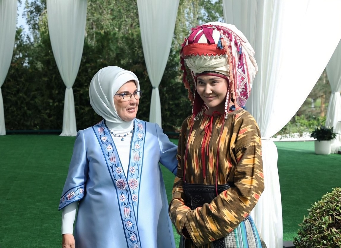 Emine Erdoğan Bişkek'te lider eşleriyle kültürel etkinlikte buluştu