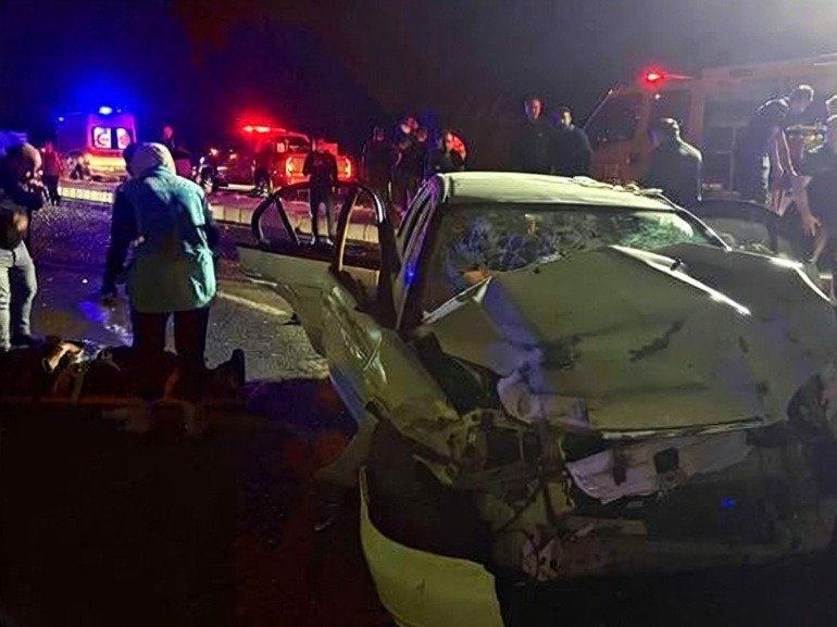 Aydın'da kaza bölgesine giren otomobil zincirleme kazaya yol açtı: 12 yaralı