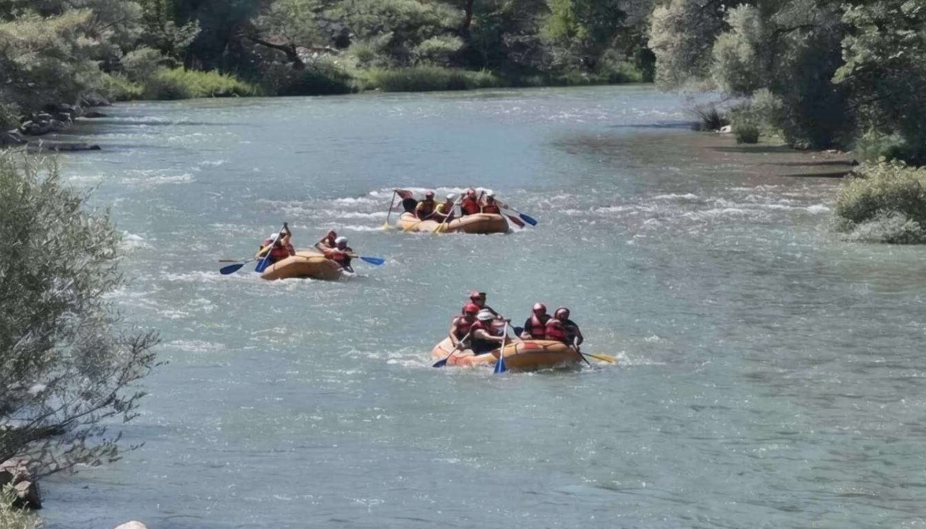 Erzurum İspir'de düzenlenen rafting yarışında bot alabora oldu