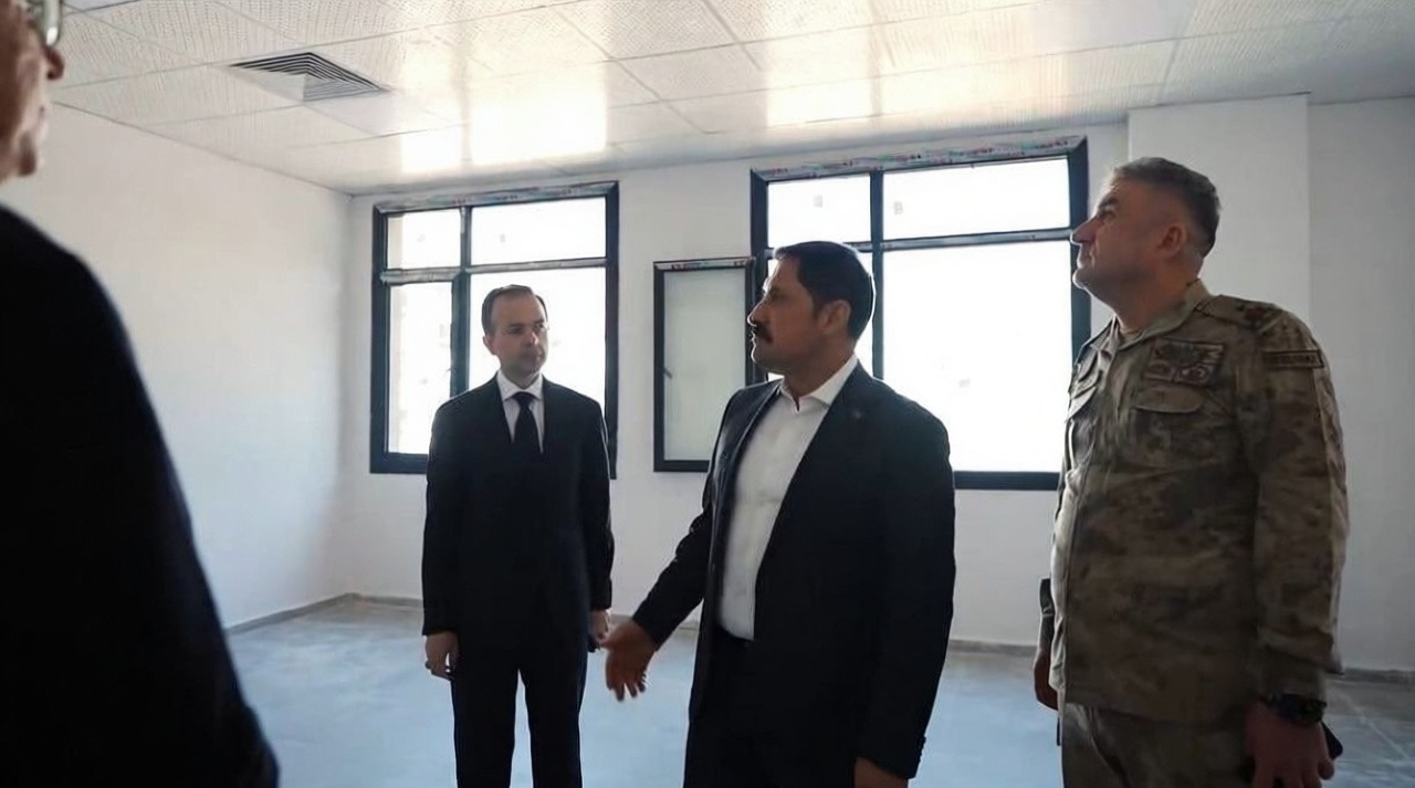Hatay Valisi Masatlı Payas'taki eğitim ve barınma yatırımlarını inceledi