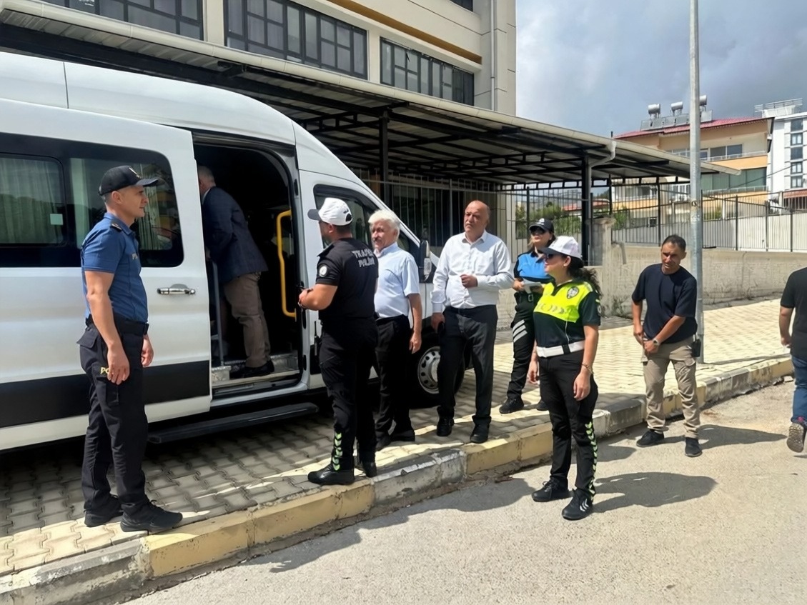 Anamur'da okul servis araçlarına yönelik denetim gerçekleştirildi