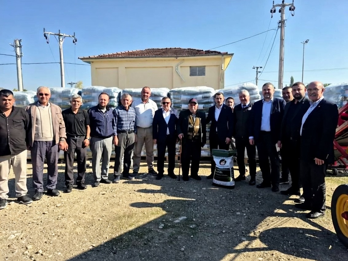 Yenipazar'da üreticilere 178 ton buğday tohumu dağıtıldı