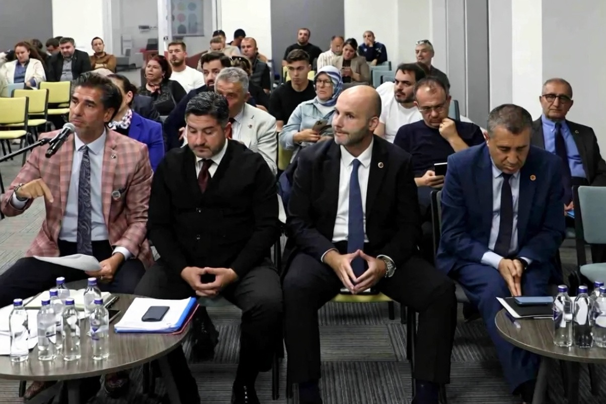 Mudanya Belediye Meclisi'nde bütçe evraklarının geç iletilmesi tartışma yarattı
