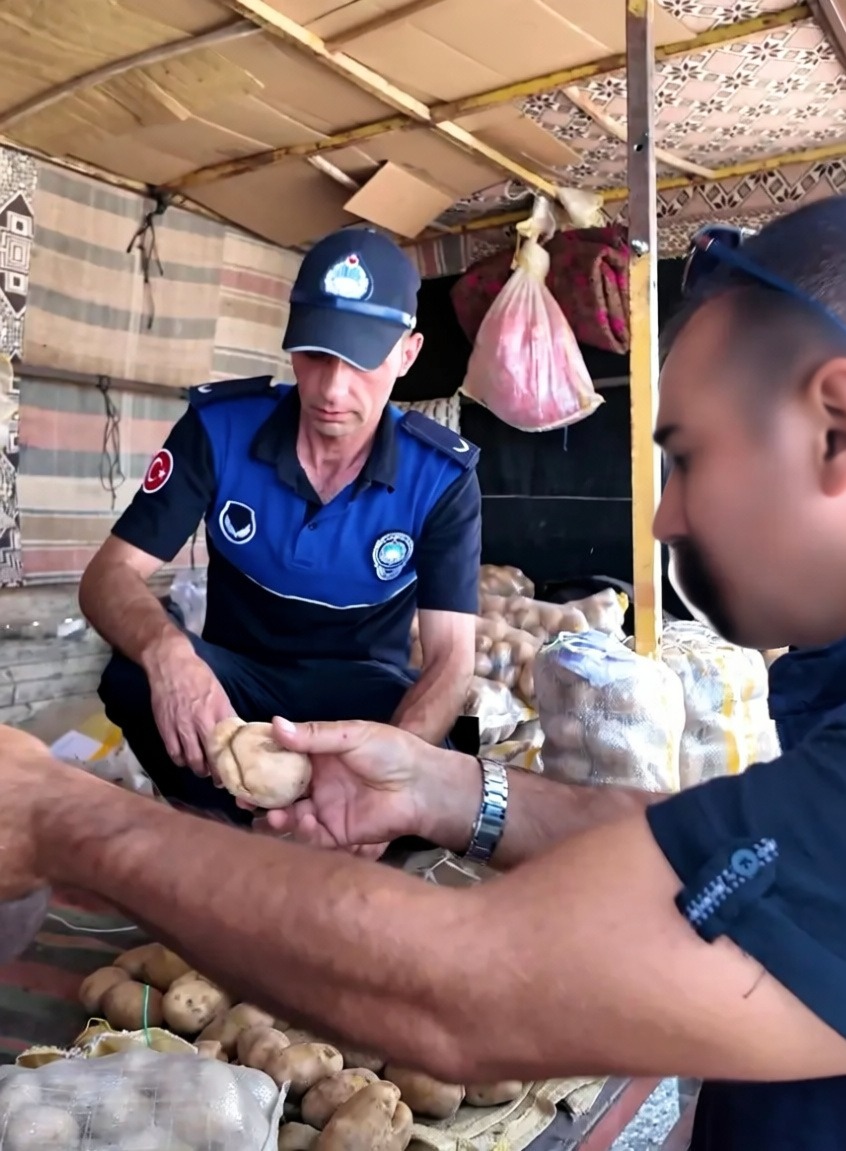 Sandıklı'da hileli patates satışı yapan 4 satıcıya para cezası uygulandı